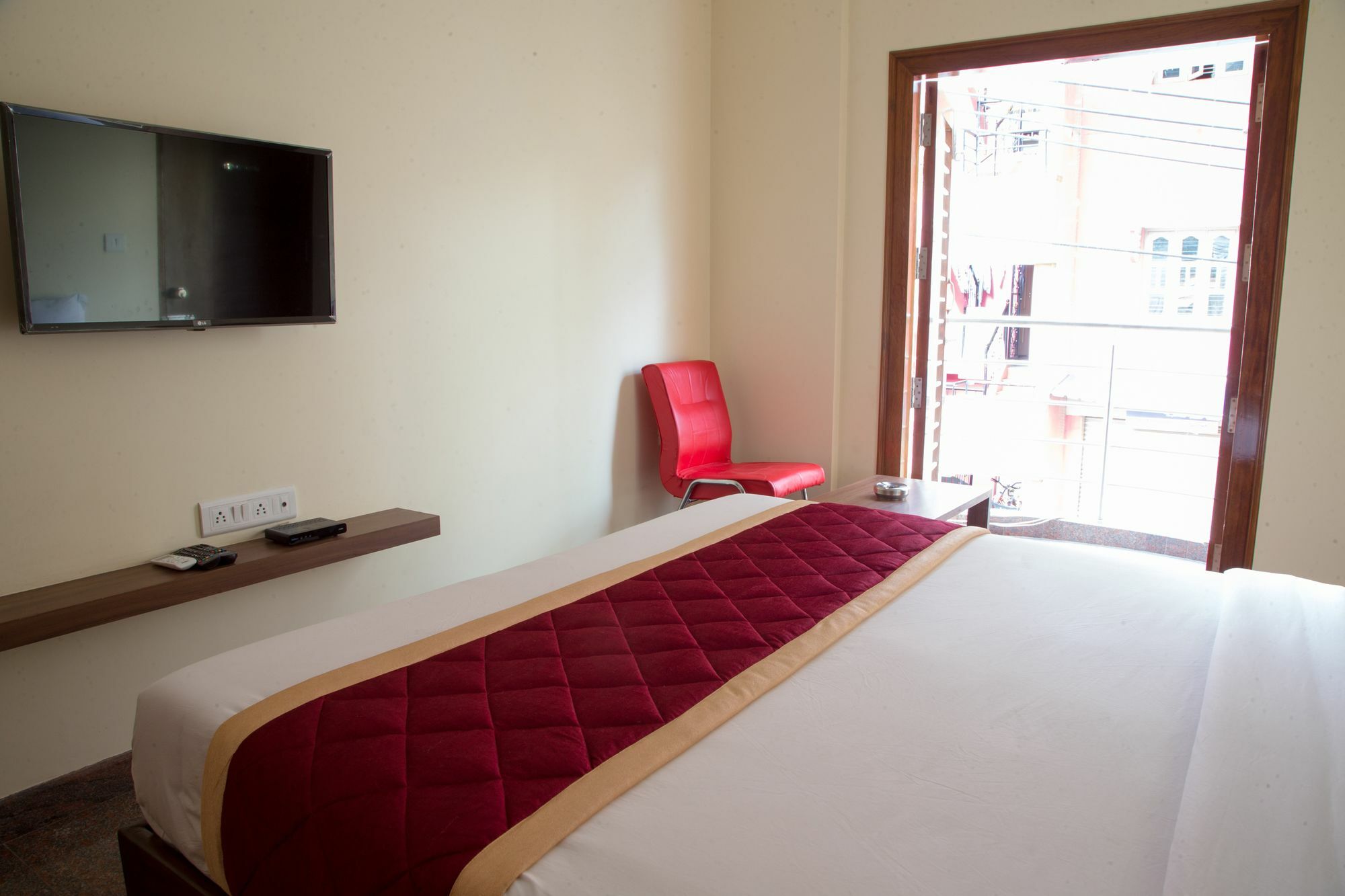 Hotel O Champion Comfort Near Hosahalli Metro Station Bangalore Esterno foto