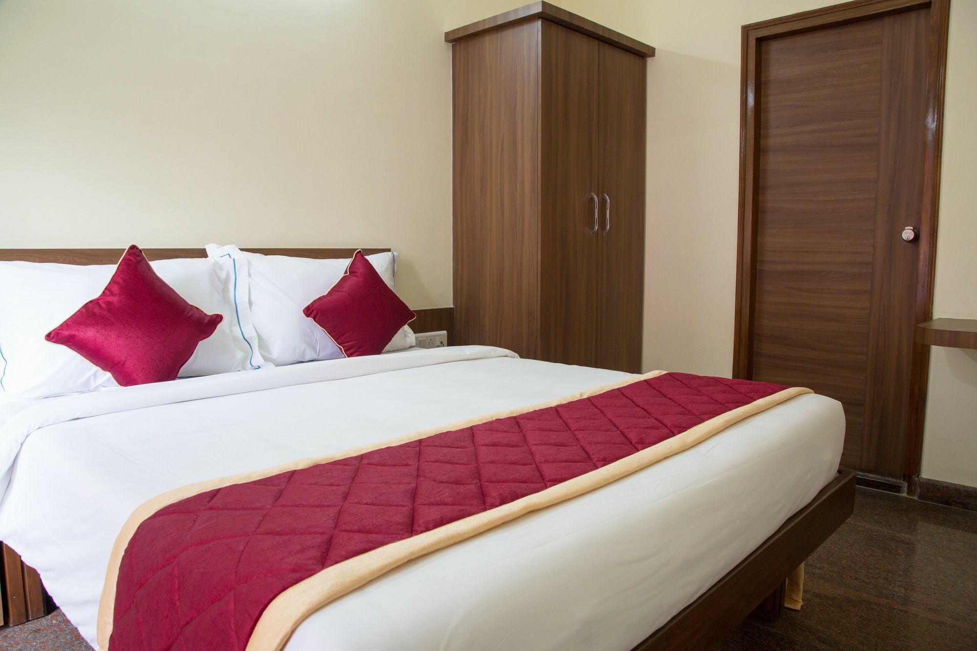 Hotel O Champion Comfort Near Hosahalli Metro Station Bangalore Esterno foto