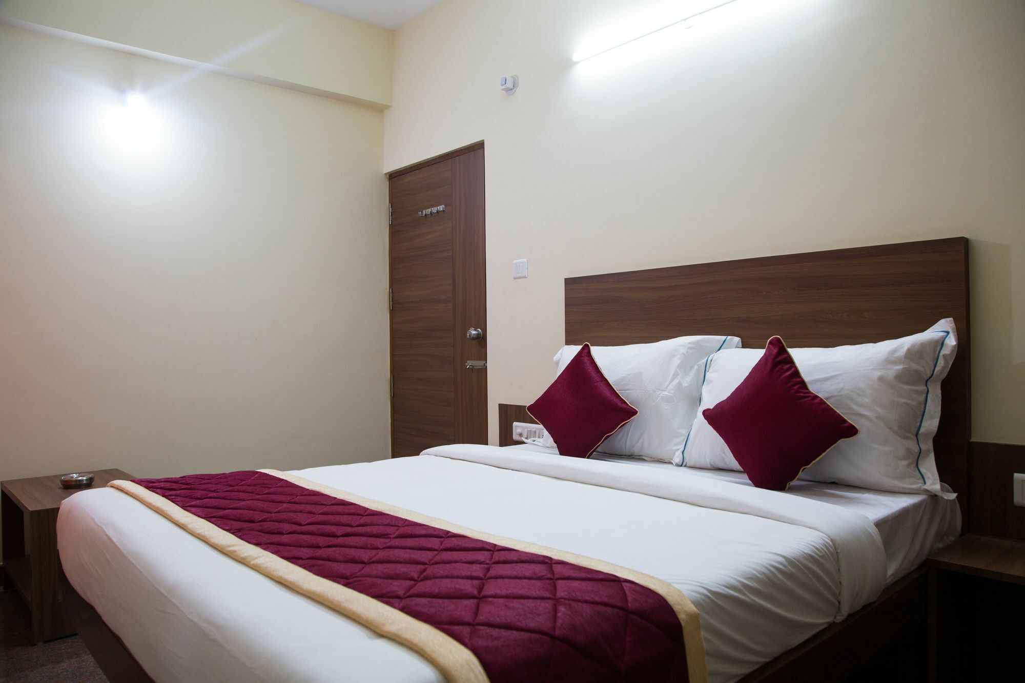 Hotel O Champion Comfort Near Hosahalli Metro Station Bangalore Esterno foto